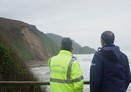 Valdoviño recomienda cautela tras el derrumbe en sus acantilados