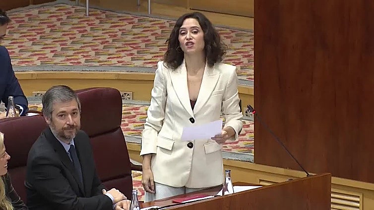 Ayuso pregunta si el PSOE pondrá al frente del partido al actor porno Rocco Siffredi