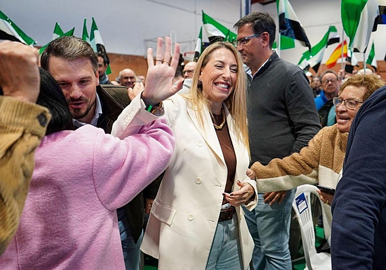 Casi la mitad de los votantes creen que Vox debería apoyar a Guardiola aunque ella no lo quisiera