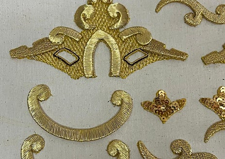 Secondary Image 1 - In the images, already completed pieces that will be arranged on the flag. On the right, the Curro Claros project