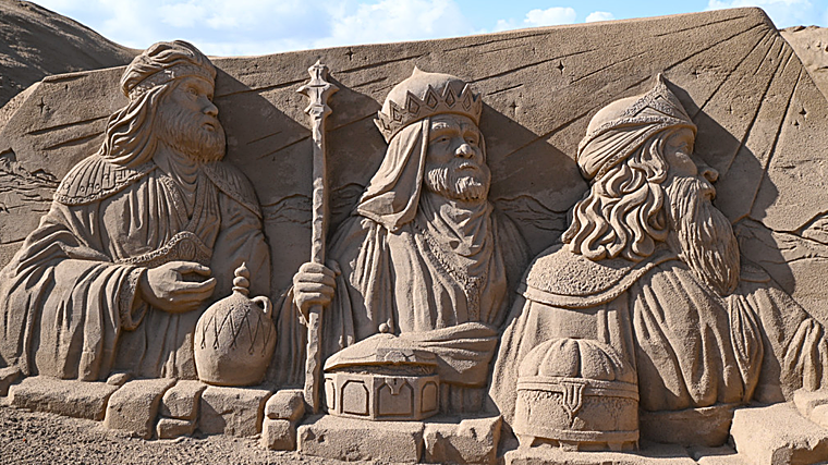 The Canary Islands inaugurate their Sand Crib: ephemeral art on the beach, a Christmas at 22 degrees and by the sea