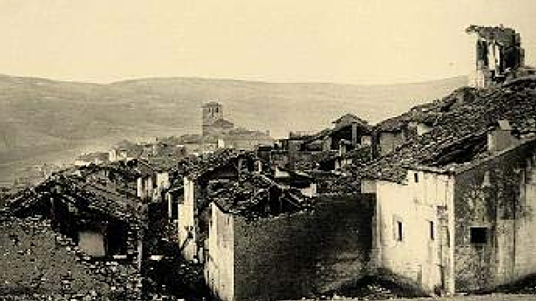 Mais de 70% das casas do município de Alhama de Granada ruíram.