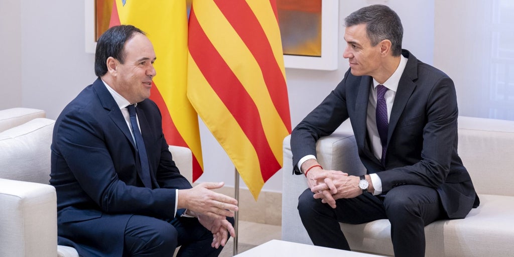 Sánchez acepta la petición de Llorca de eximir de impuestos ayudas por la dana de la Generalitat