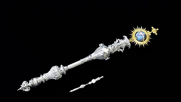 Estes são os novos atributos da Virgen del Rocío.