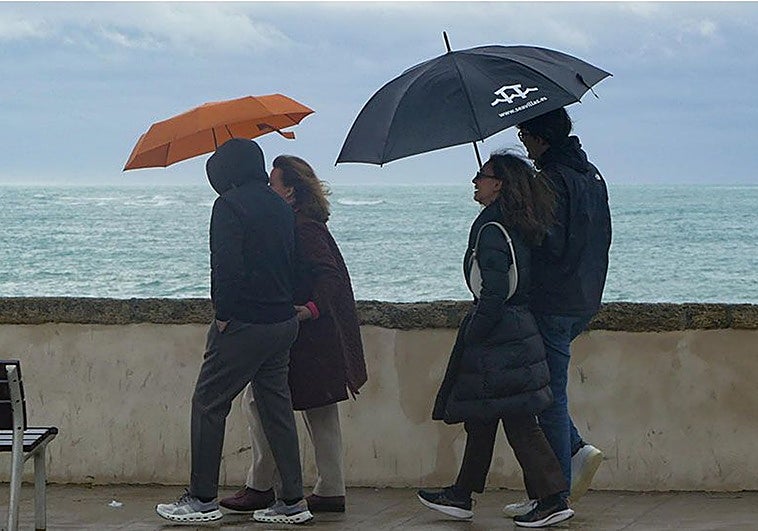 Red alert activated in Málaga and mobile alerts issued for rain and storms