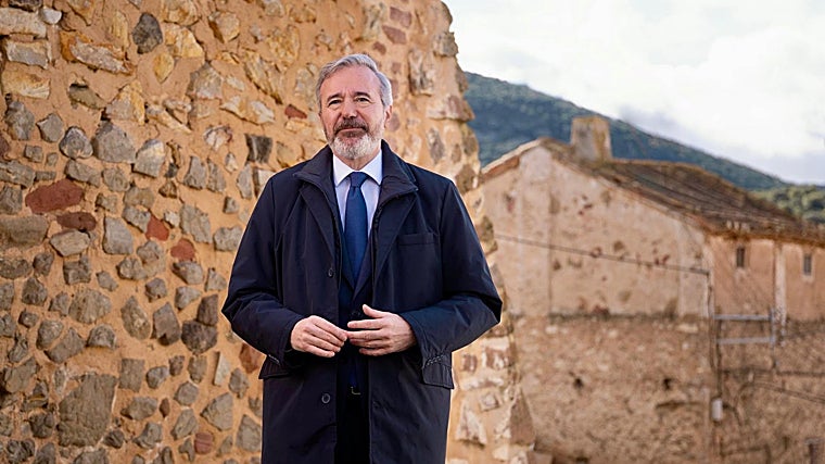 O Presidente proferiu o seu discurso em 2024 em Formigal e Sallent de Gallego, nos Pirenéus de Huesca, e escolheu o município mais despovoado de Teruel, Almojaja, para fazer o mesmo em 2025 na sua última mensagem da desaparecida XI Assembleia Legislativa.