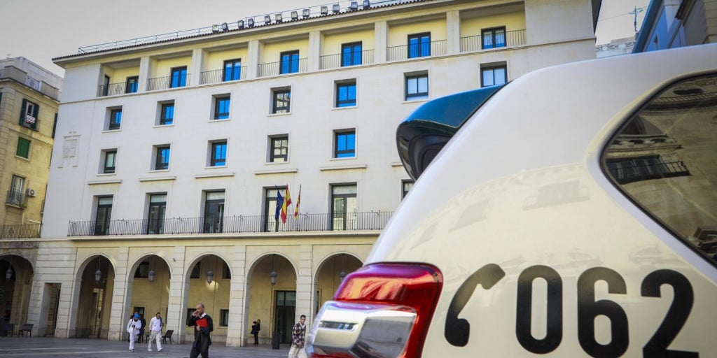 Un hombre se enfrenta a 14 años de cárcel acusado de intentar matar a su mujer tras dar a luz en el hospital