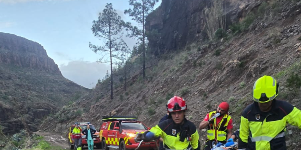 Dos fallecidos y dos heridas graves tras caer un vehículo en una charca de San Bartolomé de Tirajana (Gran Canaria)