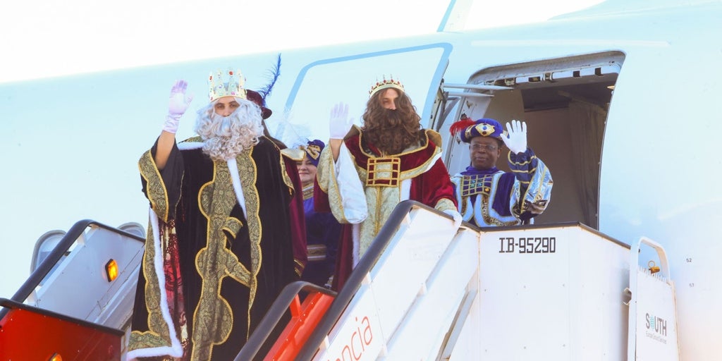 Los Reyes Magos recorren Galicia un año más por tierra, mar y aire