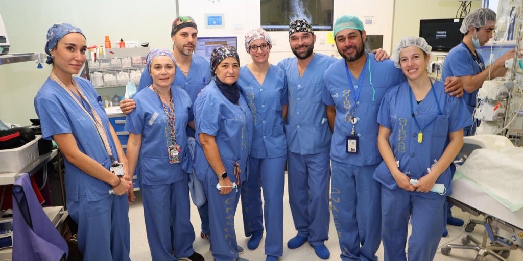 El Hospital Universitario de Toledo estrena una cirugía menos agresiva para corregir la escoliosis en adolescentes