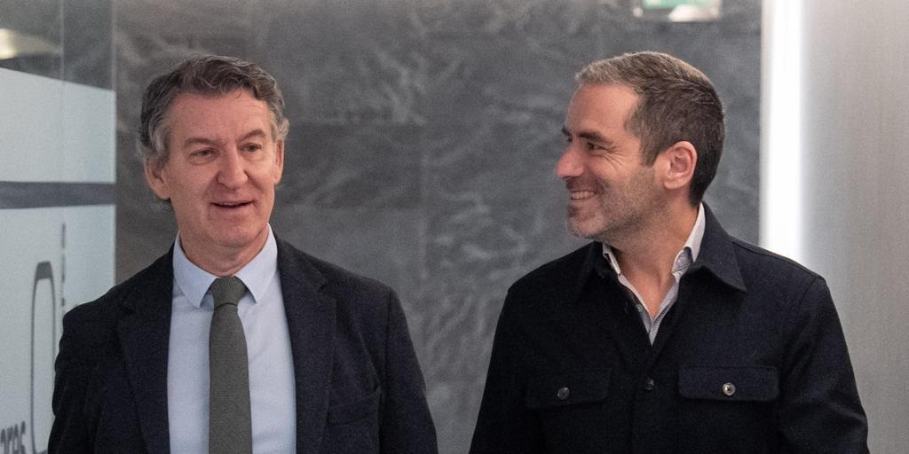 Borja Sémper asiste a la reunión de Feijóo con el comité de dirección del PP tras varios meses fuera por un cáncer