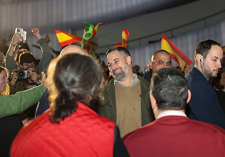 Desembarcan los líderes nacionales en Aragón dos semanas antes del inicio de la campaña: Abascal se vuelca en la región ante las buenas previsiones para el 8-F