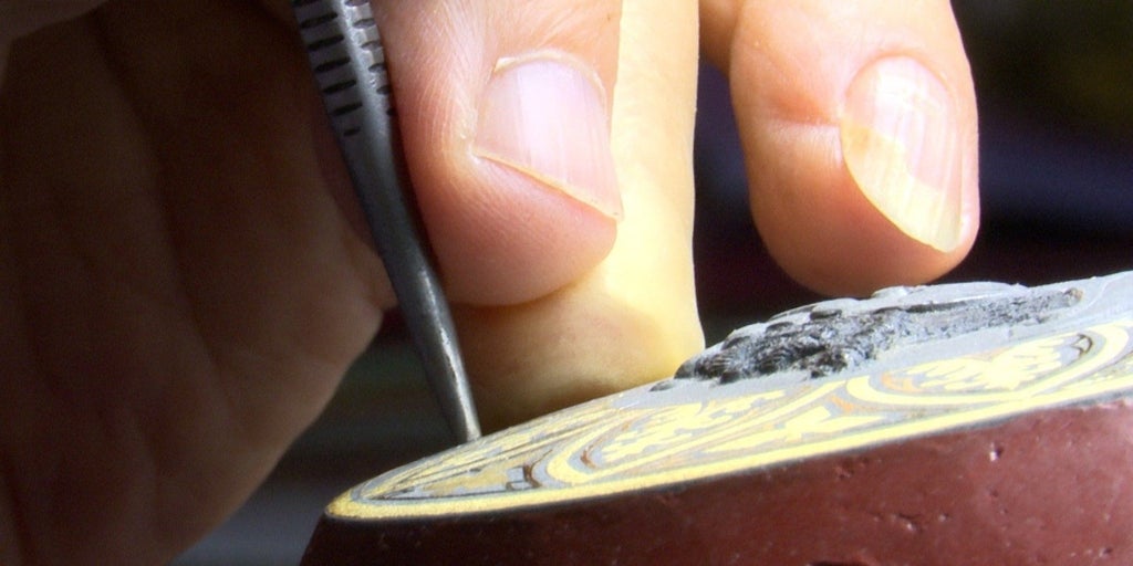 Las asociaciones del damasquinado valoran un BIC «integrador» que protege todas las formas de producción en Toledo