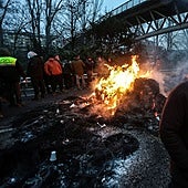 Más de 80 tractores cortan la N-120 en Orense en protesta por el acuerdo entre la UE y Mercosur