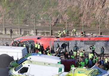Accidente de tren en Adamuz, en directo: visita de Los Reyes a la zona, causas, muertos, heridos y atrapados en los trenes de Iryo y Alvia y última hora desde Córdoba hoy