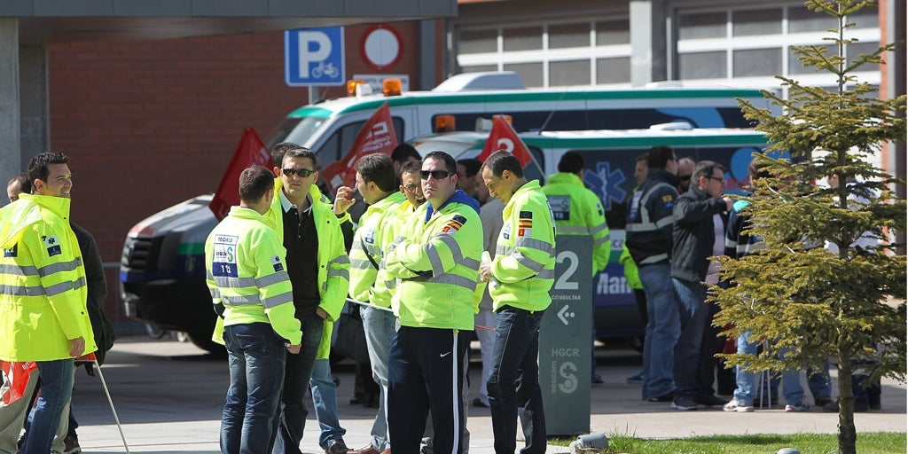 UGT denuncia falta de personal y sobrecarga laboral en el transporte sanitario programado de Ciudad Real
