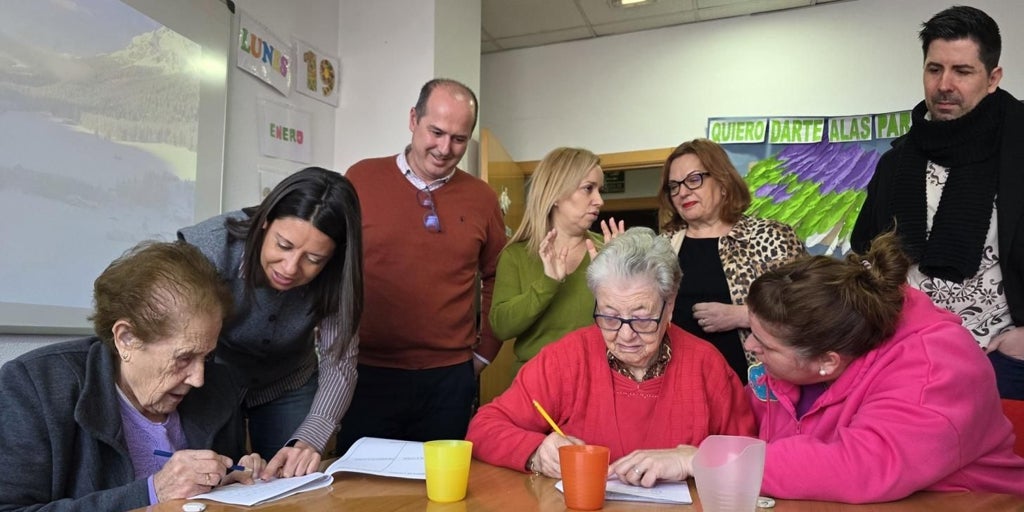 La Junta eleva un 52% las ayudas del IRPF social para las entidades de enfermos de Alzheimer hasta los 470.000€