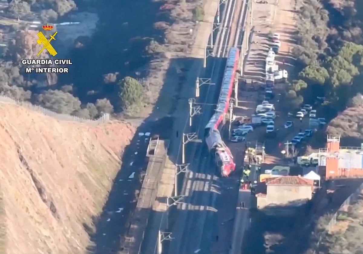 Vista aérea de uno de los trenes accidentados