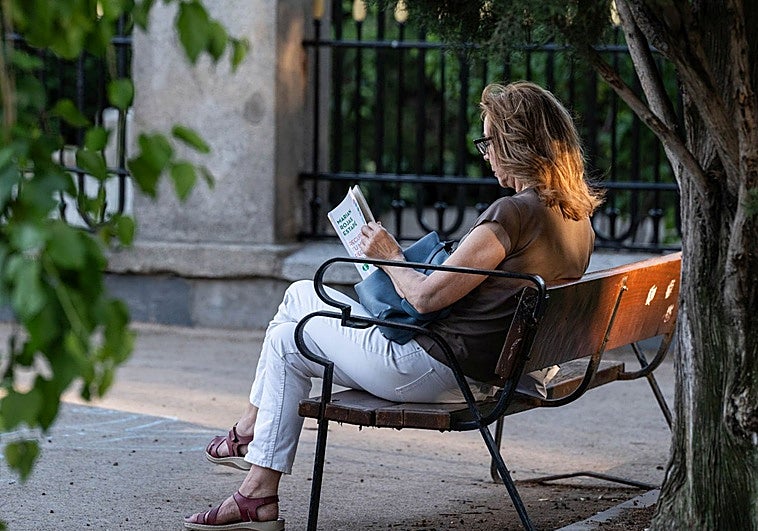 Un 64% de los castellano y leoneses se declara lector, por debajo de la media pero más que en 2020