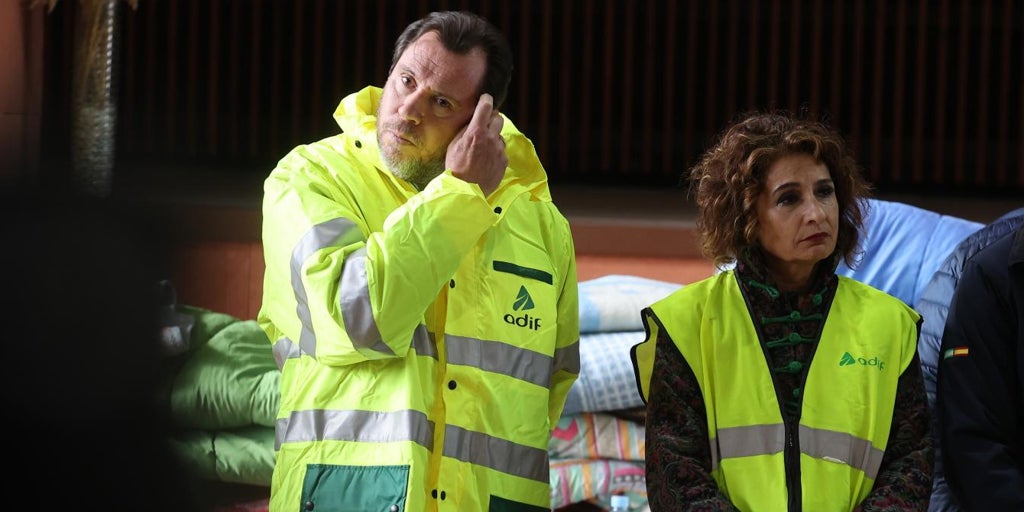 Adif admite que «no cuenta» con personal ni medios para detectar defectos en las vías del tren y debe contratarlos