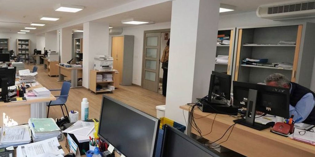 87.000 empleados públicos de la Junta verán incrementadas sus nóminas un 4% esta semana, además de atrasos de 2025