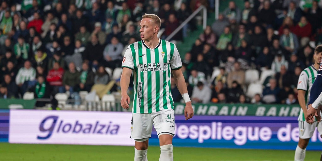 La búsqueda de delantero en el Córdoba CF abre la salida a Obolskii