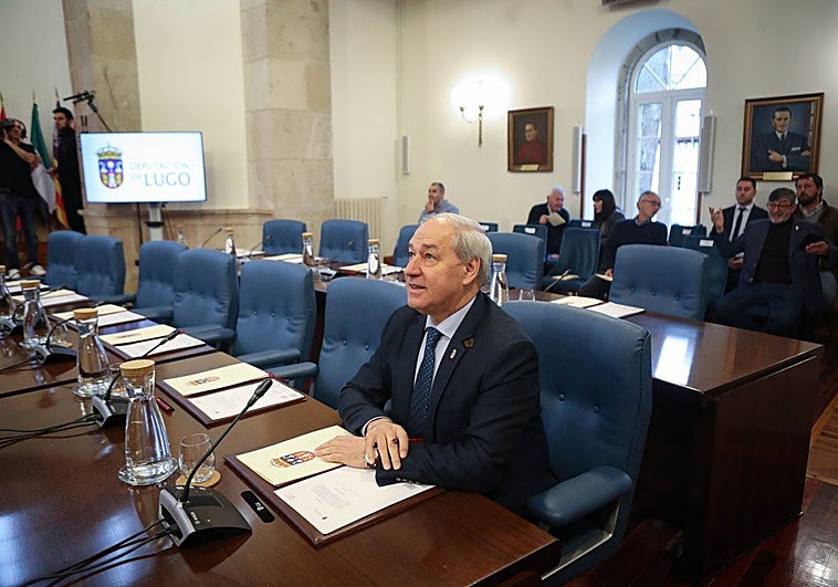 Los concejales del PSOE permiten que Tomé, señalado por acoso sexual, se suba el sueldo
