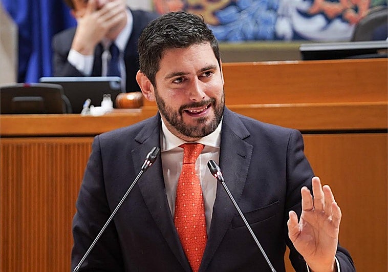Quién es Alejandro Nolasco, el candidato de Vox para las elecciones en Aragón: a qué se dedicaba antes de la política y qué estudios tiene