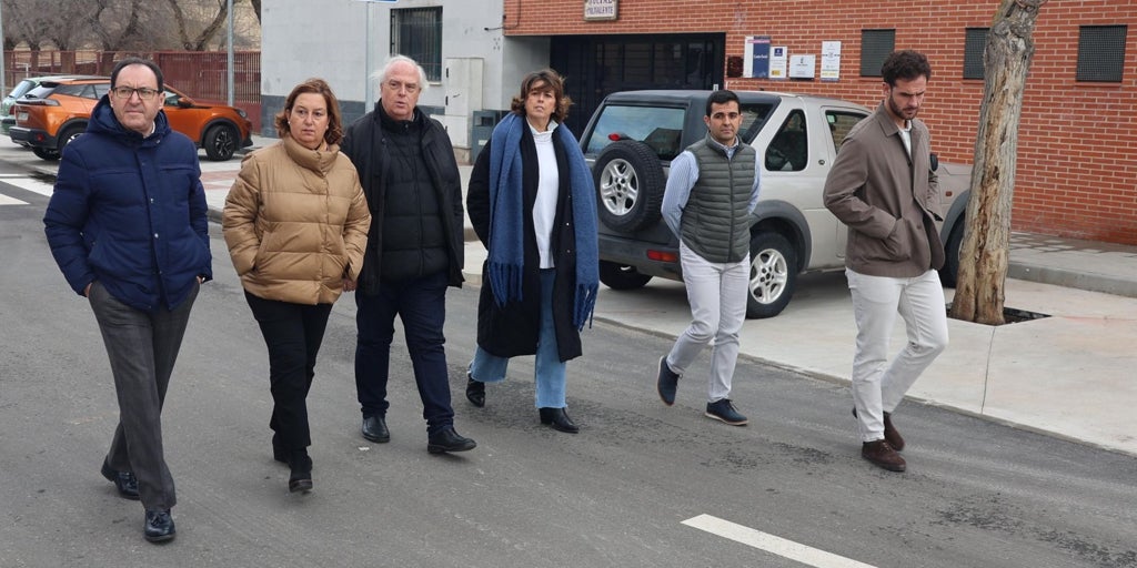 Cedillo supervisa las obras de recuperación de las calles de Mocejón (Toledo) financiadas por la Diputación tras la dana