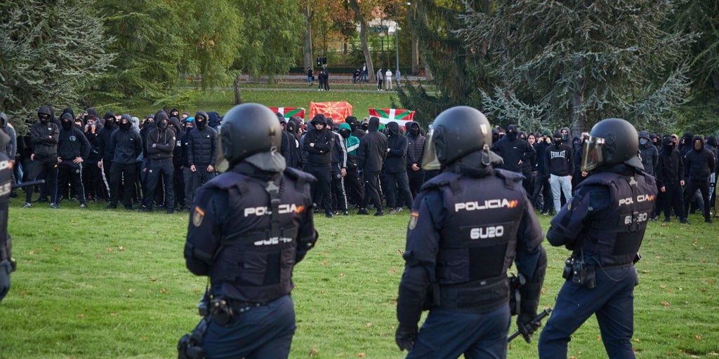 Una conversación sacada de contexto acaba con varios antidisturbios investigados por insultos racistas a un guardia civil