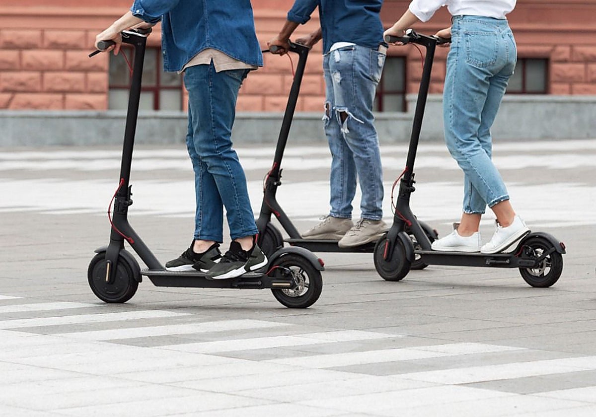 Una empresa de reparto implantará GPS en los patinetes de sus 'riders' frente a los robos durante las entregas a domicilio