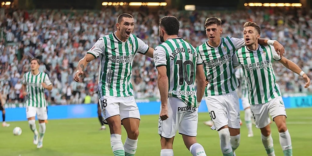El  senado  blanquiverde alaba el estado de forma del Córdoba CF