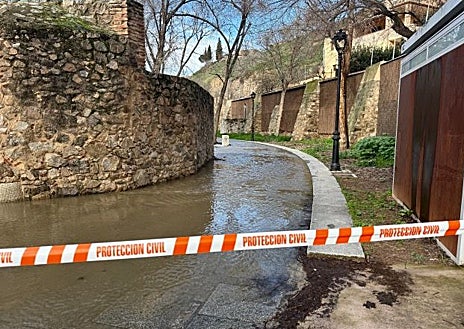 Imagem Secundária 1 – Vários trechos da trilha ecológica permanecem fechados ao trânsito neste domingo, sendo possível que mais áreas sejam fechadas nos próximos dias por conta de chuvas e escoamentos.