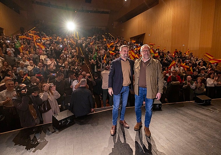 Abascal avisa de que Vox sale «a crecer» en Castilla y León después de «doblar en Extremadura y Aragón»