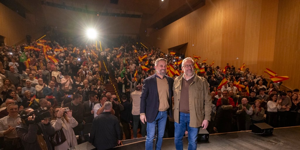 Abascal avisa de que Vox sale «a crecer» en Castilla y León después de «doblar en Extremadura y Aragón»