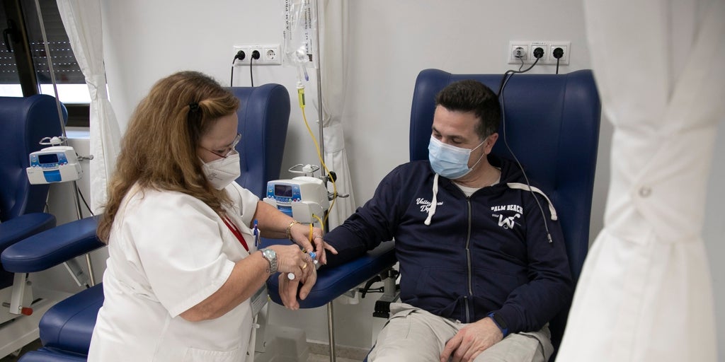 El Reina Sofía, premiado por su fórmula frente a la esclerosis múltiple: «Hemos adelantado el diagnóstico dos o tres años»