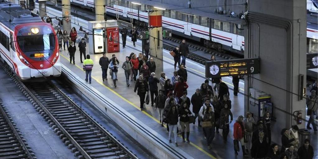 La huelga ferroviaria arranca con 350 trenes cancelados y el servicio de Cercanías al 50%