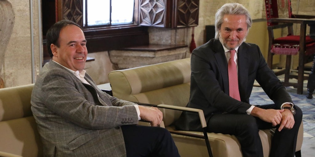 Llorca defiende la colaboración público-privada para que las demandas valencianas lleguen a Madrid