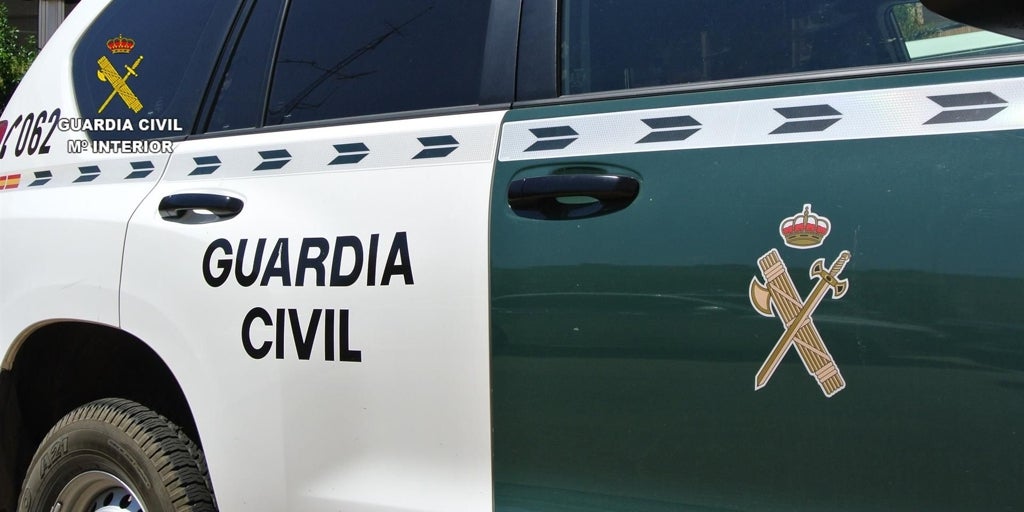 Rescatada una mujer tras quedar atrapada en su coche por la crecida del arroyo Tamujoso en Belvís de la Jara