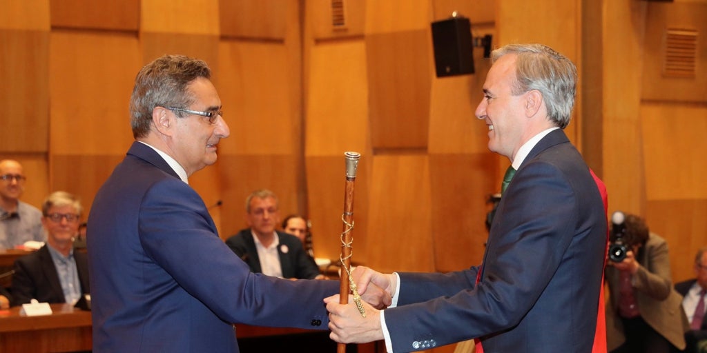 El edil de Vox en Zaragoza que comunicó su jubilación la retrasa para votar el presupuesto de Chueca y la aboca a una cuestión de confianza