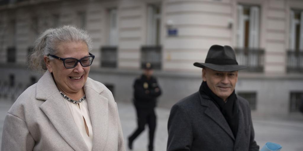 El 'chófer amigo' de Carmen Pano sostiene en sede judicial que la acompañó a la calle Ferraz con 45.000 euros en billetes de 50 euros