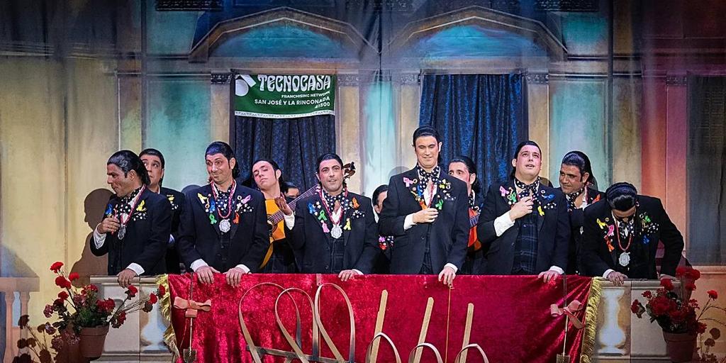 La chirigota de 'Bizcocho' y la comparsa 'El Patriota' llevan a Sevilla a la Final del COAC 2026