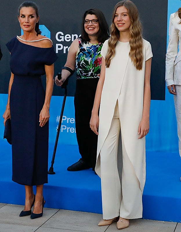 Doña Letizia y la infanta Sofía este lunes en Cataluña