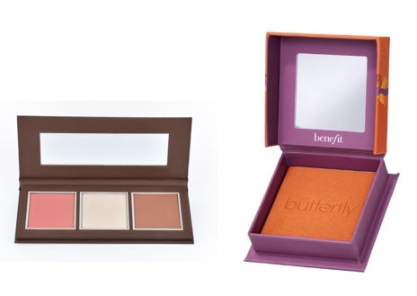 Imagen secundaria 1 - De izquierda a derecha: paleta SS The Ultimate Face Palette de Double S Beauty con iluminador, colorete y bronceador (22,95 €); Colorete Wanderful World de Benefit, disponible en 12 tonos (36 €); y Colorete en barra Cheeky Tint Blush Stick de Huda Beauty (26,99 €, en Sephora). 