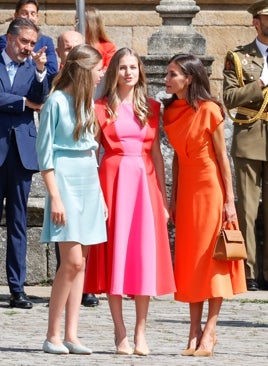 Imagen - La Reina Letizia junto a sus hijas Leonor y Sofía