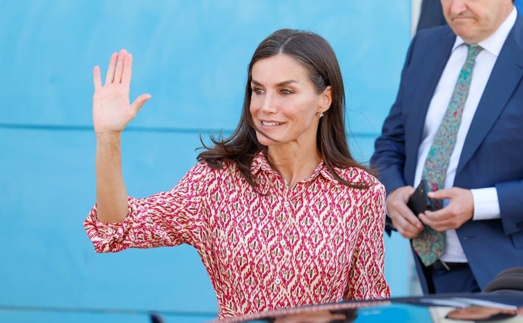 La Reina Letizia le toma prestado un vestido a la princesa Leonor