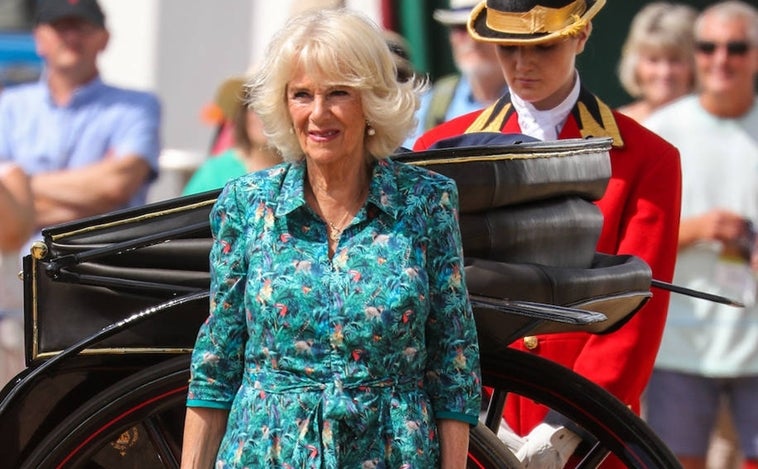 El vestido de Camilla resta años y es perfecto para el verano