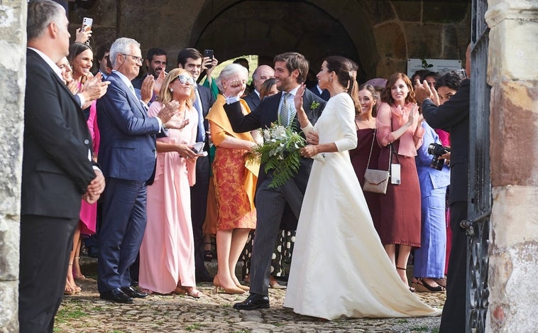 Laura Corsini, quién es la novia que vistió a todas las invitadas el día de su boda