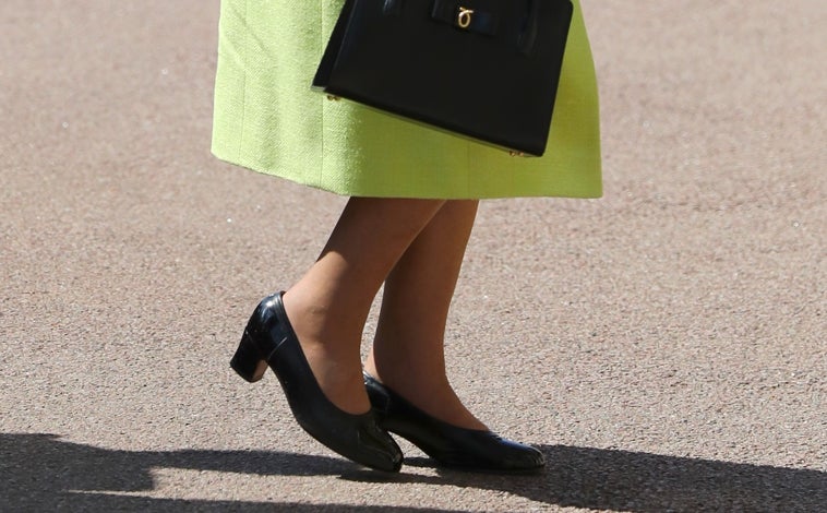Imagen - La Reina Isabel II con zapatos de Anello & Davide