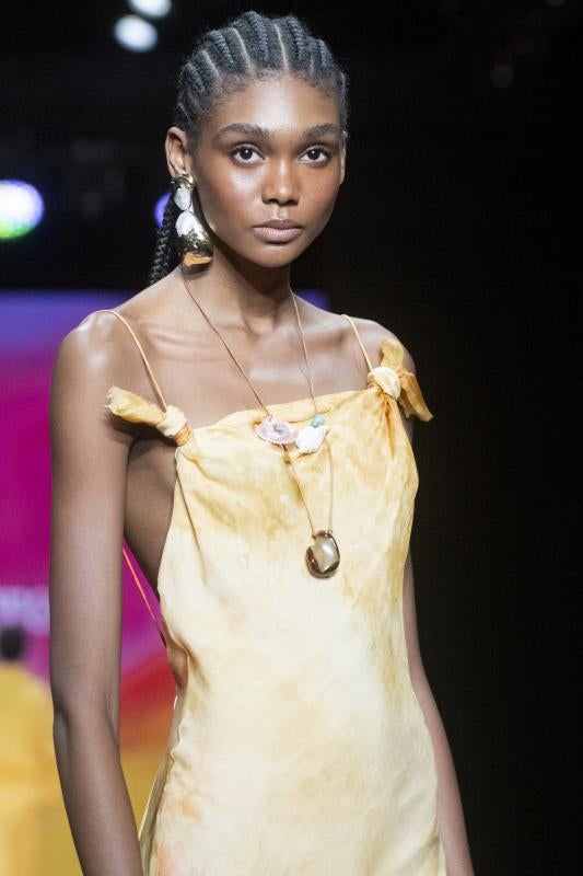 La colección respira un aire casual que se va sofisticando a medida que avanzan las horas del día.